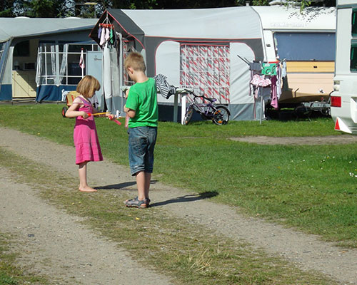 Campingplads hvor børn leger - Asaa Camping