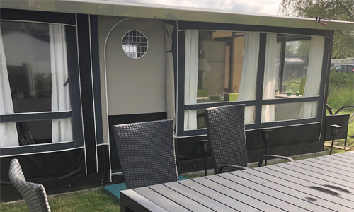 Udendørs spiseområde - campingvogn