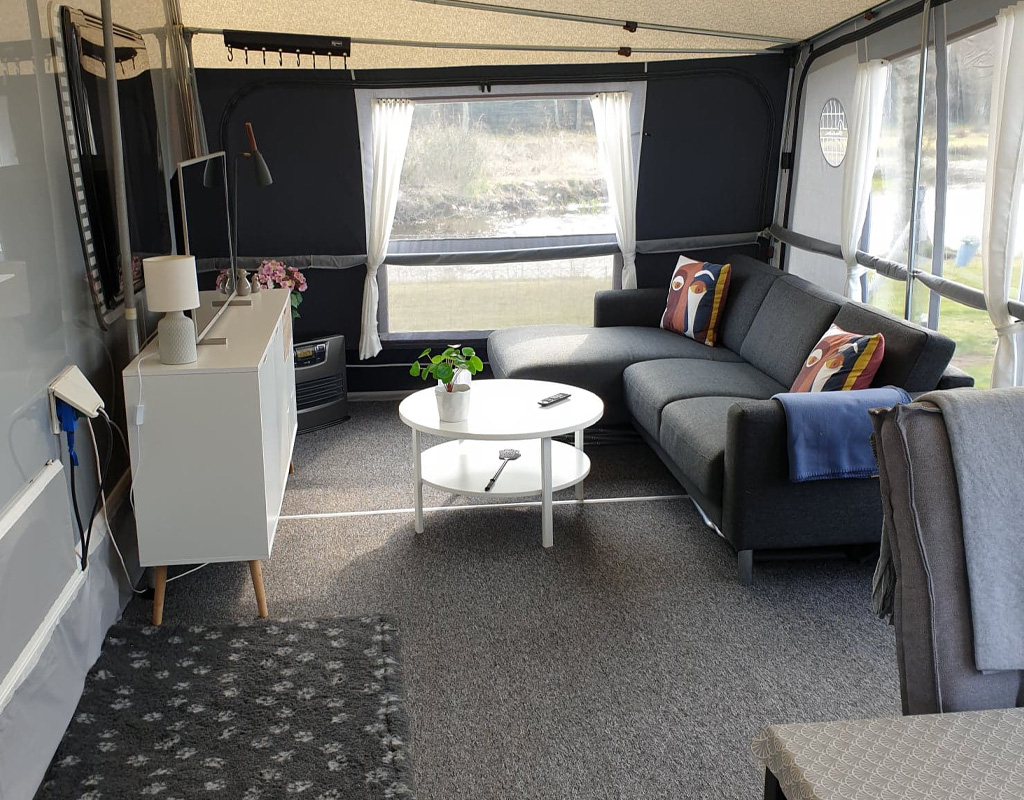 udlejnings campingvogn pl. 148 - stue